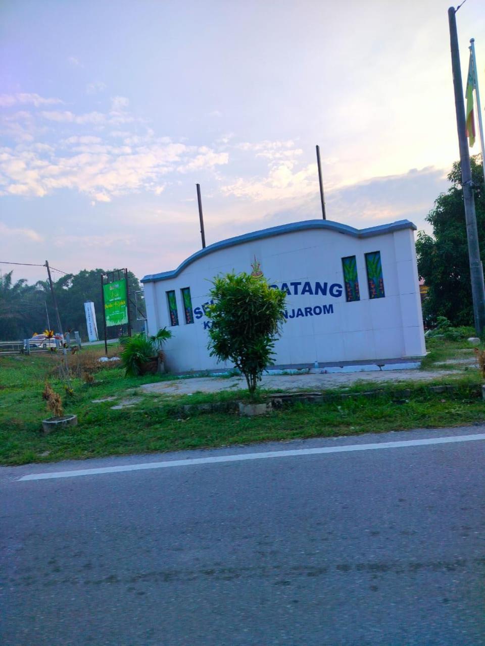 Aiman'S Rose Homestay Teluk Panglima Garang Exterior foto